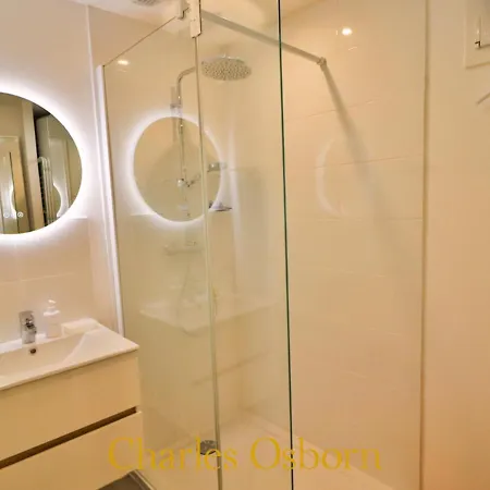 Tadacorbu - Apt Renove 3*, Calme En Centre-ville Apartment *